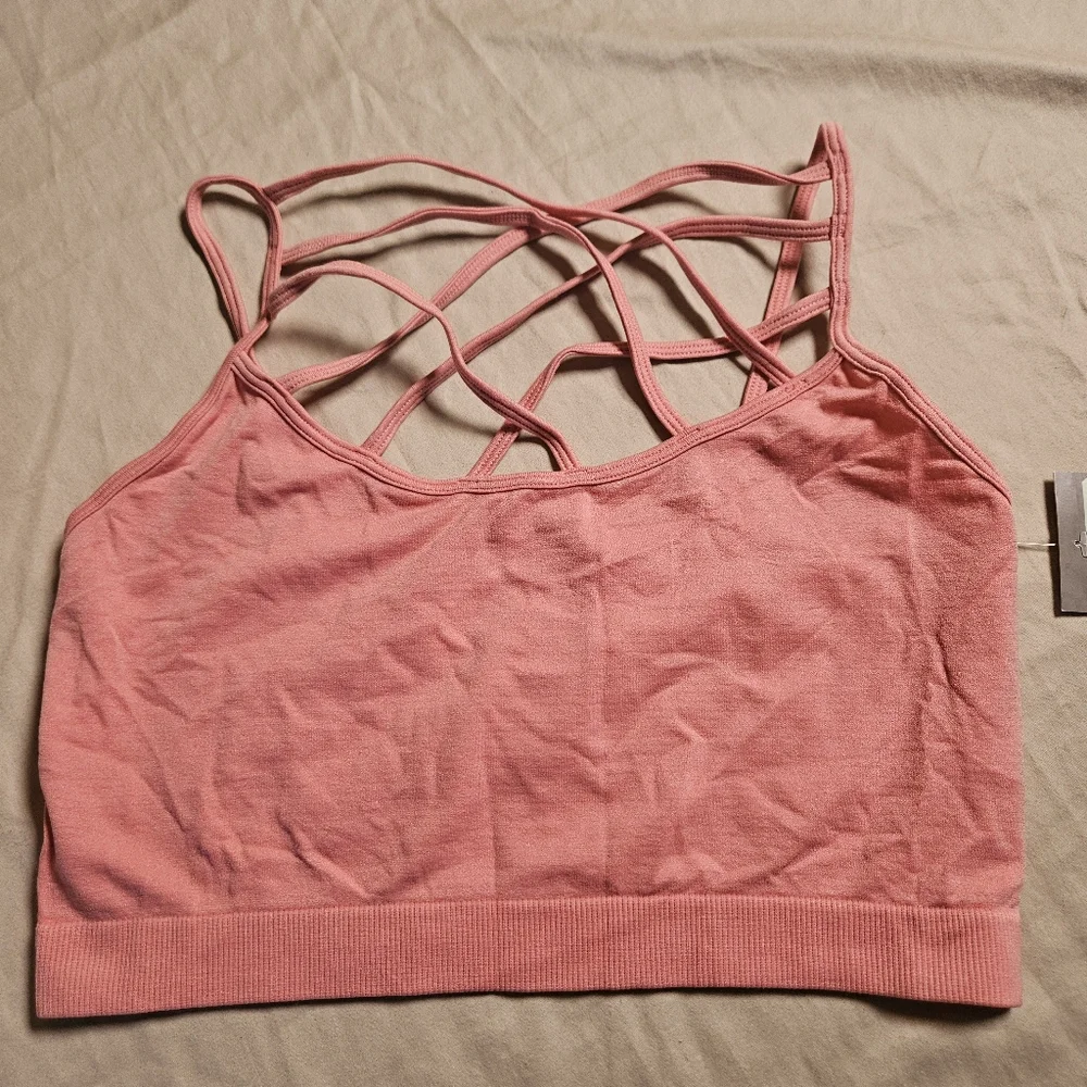 Zenana Outfitters 1X/2X‎ Plus Size Seamless Bralette NWT Criss-Cross Straps Pink